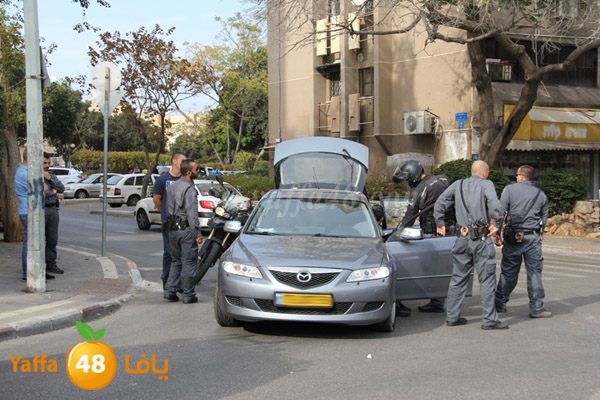 police searchihng cars 1123 (6).JPG